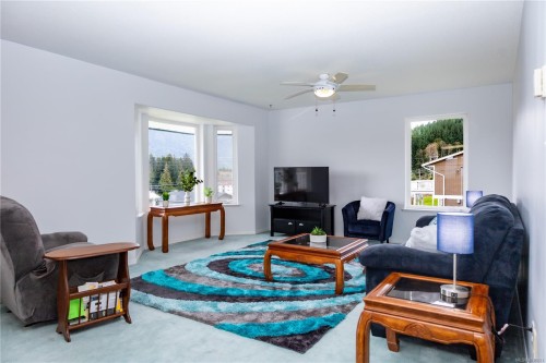 440 Macmillan Dr, Sayward, BC 