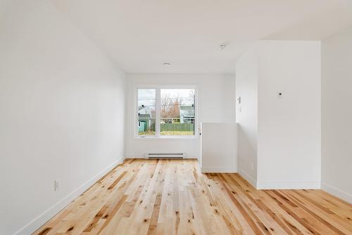 Living room - 3505 Rue De La Herse, Québec (Les Rivières), QC - Indoor Photo Showing Other Room