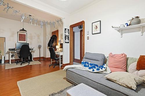 Salon - 5517  - 5519 Boul. St-Michel, Montréal (Rosemont/La Petite-Patrie), QC - Indoor
