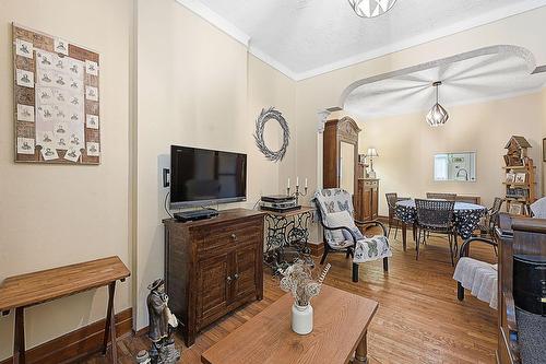 Salon - 5517  - 5519 Boul. St-Michel, Montréal (Rosemont/La Petite-Patrie), QC - Indoor