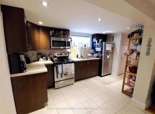 6 Brandon Avenue, Toronto, ON - Indoor Photo Showing Kitchen
