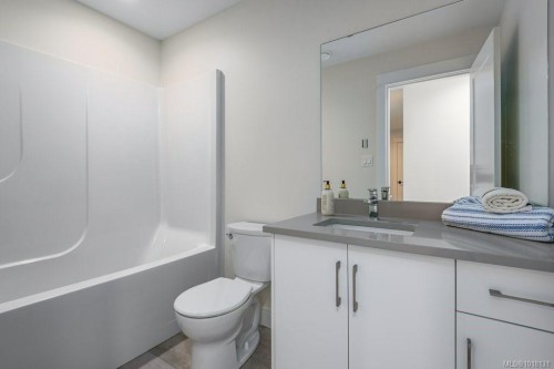 205-2580 Brookfield Dr, Courtenay, BC 