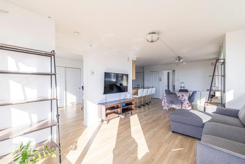 Living room - 1501-15 Boul. La Fayette, Longueuil (Le Vieux-Longueuil), QC - Indoor Photo Showing Living Room