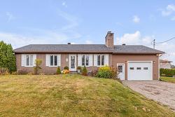 515 Rue du Petit-Coteau  Québec (La Haute-Saint-Charles), QC G3G 1L3