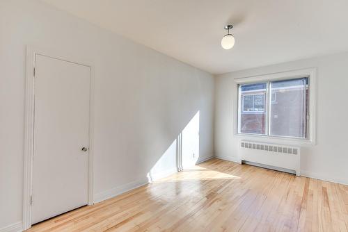 Chambre à coucher - 5902 Rue Dolbeau, Montréal (Côte-Des-Neiges/Notre-Dame-De-Grâce), QC - Indoor Photo Showing Other Room