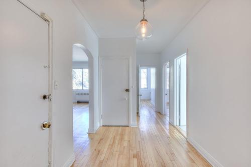Hall d'entrée/Vestibule - 5902 Rue Dolbeau, Montréal (Côte-Des-Neiges/Notre-Dame-De-Grâce), QC - Indoor Photo Showing Other Room