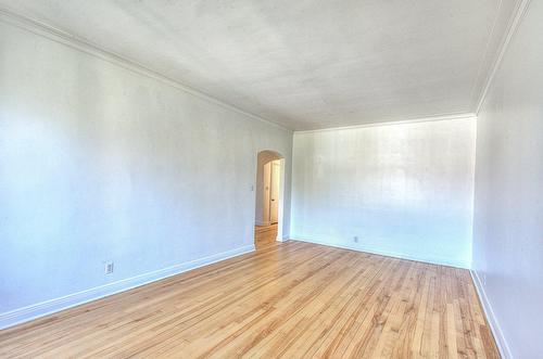 Salon - 5902 Rue Dolbeau, Montréal (Côte-Des-Neiges/Notre-Dame-De-Grâce), QC - Indoor Photo Showing Other Room