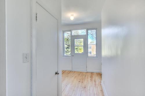 Bureau - 5902 Rue Dolbeau, Montréal (Côte-Des-Neiges/Notre-Dame-De-Grâce), QC - Indoor Photo Showing Other Room