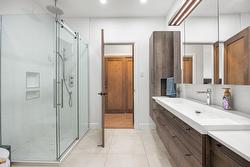 Ensuite bathroom - 