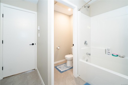 1-50 King George St North, Lake Cowichan, BC - Indoor Photo Showing Bathroom