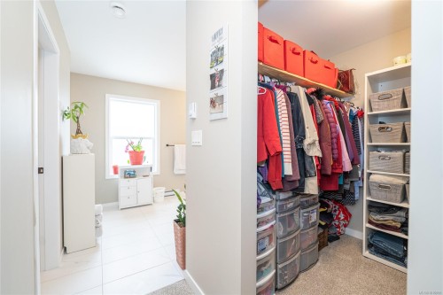 1-50 King George St North, Lake Cowichan, BC - Indoor With Storage