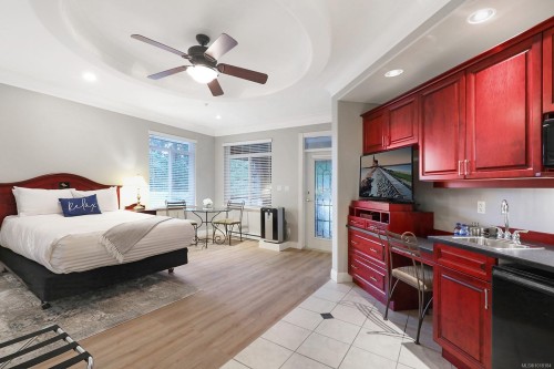 907/908A-366 Clubhouse Dr, Courtenay, BC - Indoor Photo Showing Bedroom