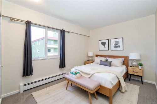 401-1188 Yates St, Victoria, BC - Indoor Photo Showing Bedroom