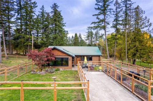 2040 Saddle Dr, Nanoose Bay, BC 