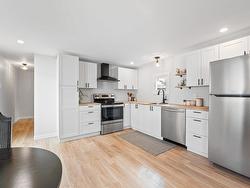 18 Earleton Avenue  Dartmouth, NS B2Y 2A7