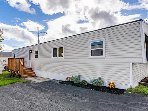 18 Earleton Avenue, Dartmouth, NS 