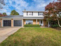 14 Bayswater Road  Dartmouth, NS B2W 4E1