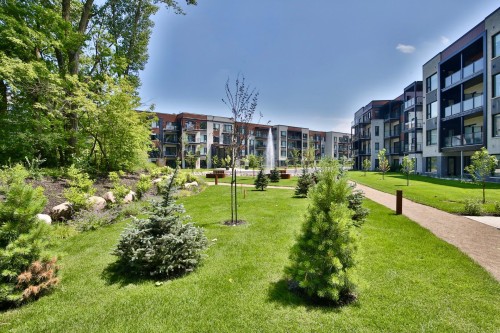 Courtyard - 211-2000 Rue Benoit, Saint-Bruno-De-Montarville, QC - Outdoor
