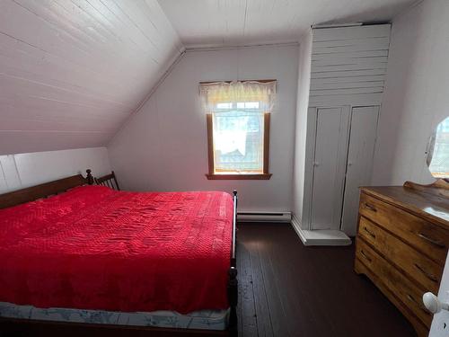 Bedroom - 1009 Boul. Perron, Carleton-Sur-Mer, QC - Indoor Photo Showing Bedroom