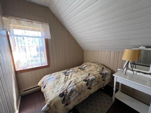 Bedroom - 1009 Boul. Perron, Carleton-Sur-Mer, QC - Indoor Photo Showing Bedroom