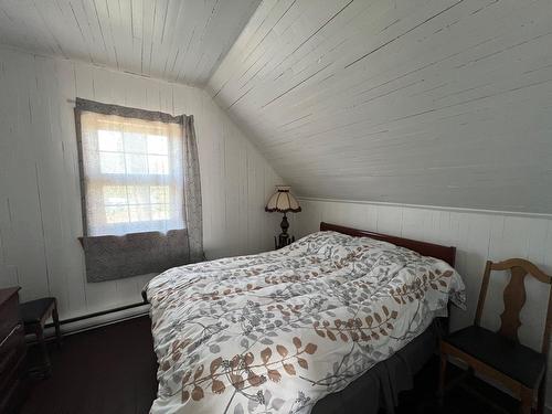 Bedroom - 1009 Boul. Perron, Carleton-Sur-Mer, QC - Indoor Photo Showing Bedroom