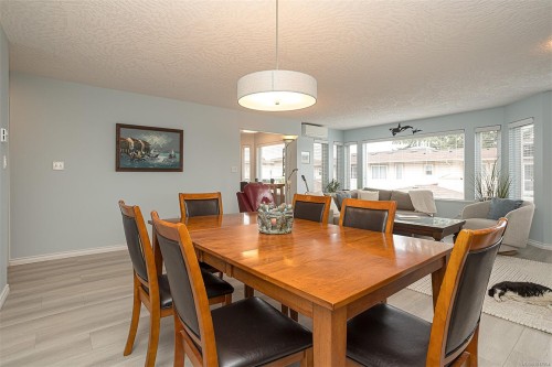 44-100 Gifford Rd, Ladysmith, BC - Indoor Photo Showing Dining Room