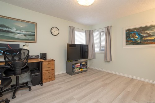 44-100 Gifford Rd, Ladysmith, BC - Indoor Photo Showing Office