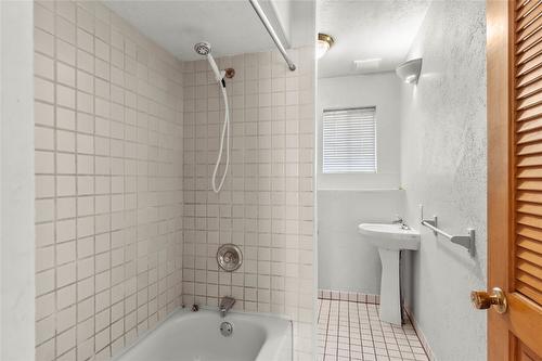 1217 Mesa Vista Drive, Ashcroft, BC - Indoor Photo Showing Bathroom