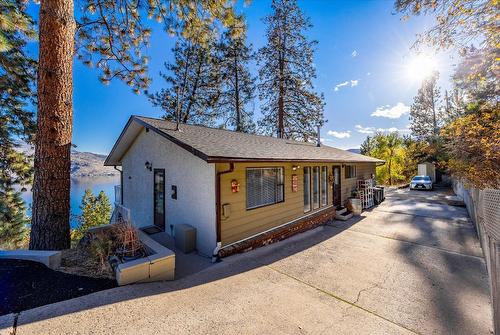 5821 Atkinson Crescent  Peachland, BC V0H 1X4