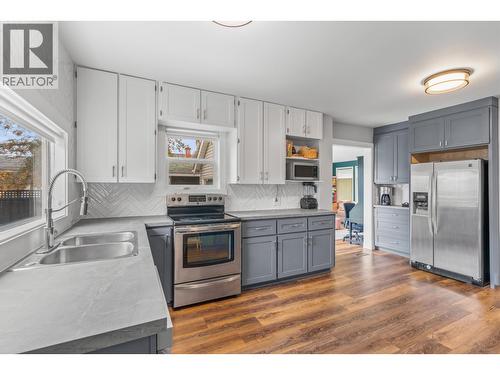 1510 Fir Street, Prince George, BC - Indoor Photo Showing Kitchen With Double Sink
