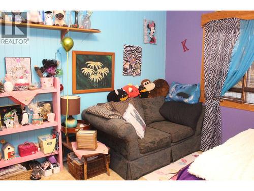 1230 Fox Road, Montrose, BC - Indoor