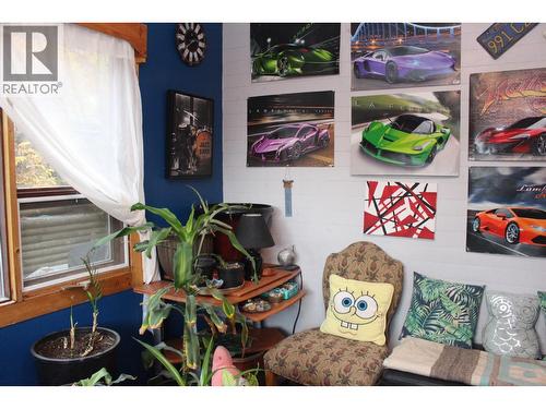 1230 Fox Road, Montrose, BC - Indoor Photo Showing Other Room