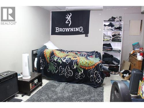 1230 Fox Road, Montrose, BC - Indoor Photo Showing Bedroom