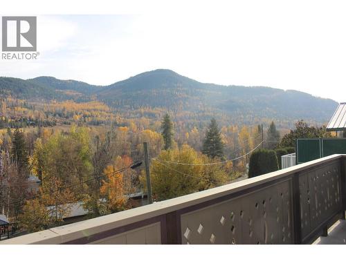 1230 Fox Road, Montrose, BC - Outdoor With View