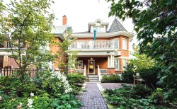 1 Maynard Avenue S Toronto, ON M6K 2Z7