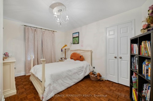 1041 15Th Side Road, New Tecumseth, ON - Indoor Photo Showing Bedroom