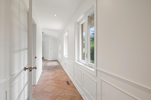 1041 15Th Side Road, New Tecumseth, ON - Indoor Photo Showing Other Room