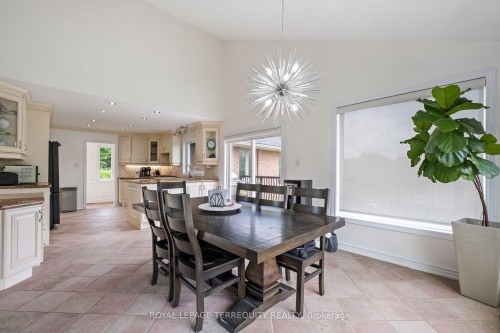 1041 15Th Side Road, New Tecumseth, ON - Indoor Photo Showing Dining Room