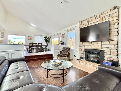 1041 15Th Side Road, New Tecumseth, ON - Indoor Photo Showing Living Room With Fireplace