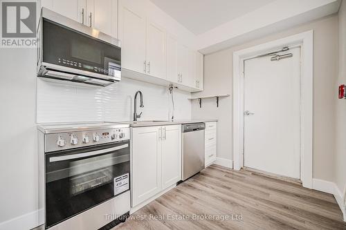 41 Albert Street, Hamilton (Blakeley), ON - Indoor Photo Showing Kitchen