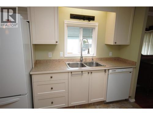 Kitchen - 145 6601 Tucelnuit Drive, Oliver, BC 