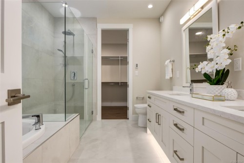1189 Lee Rd, Parksville, BC - Indoor Photo Showing Bathroom