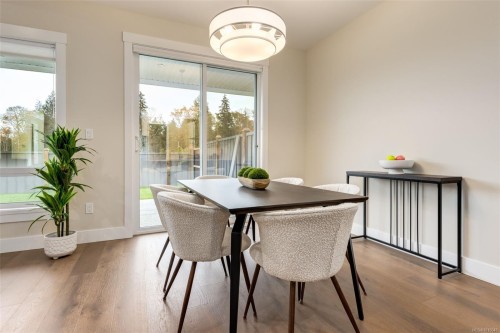 1189 Lee Rd, Parksville, BC - Indoor Photo Showing Dining Room