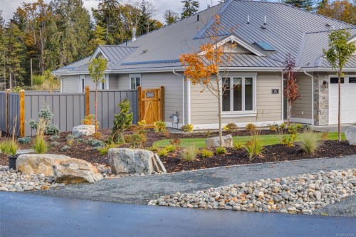 1189 Lee Rd, Parksville, BC - Outdoor With Body Of Water