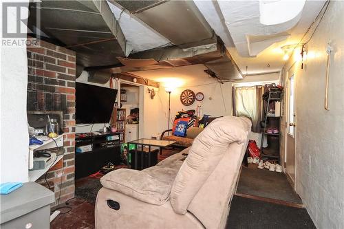 5 Pietro, Copper Cliff, ON - Indoor