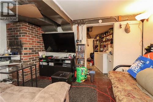 5 Pietro, Copper Cliff, ON - Indoor