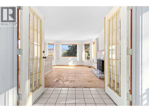 320 Moubray Road, Kelowna, BC - Indoor Photo Showing Other Room