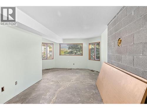 320 Moubray Road, Kelowna, BC - Indoor Photo Showing Other Room
