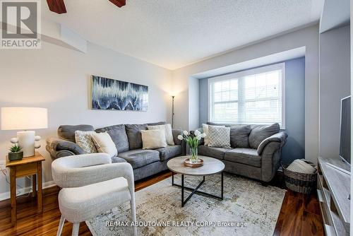 911 Deverell Place, Milton, ON - Indoor Photo Showing Living Room