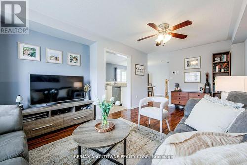 911 Deverell Place, Milton, ON - Indoor Photo Showing Living Room